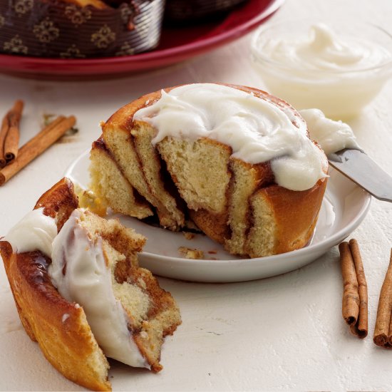 Cinnamon rolls with cream cheese icing - 24 pack — view details
