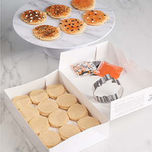 Halloween Decorating Kit / Kit de Decoración Halloween — view details